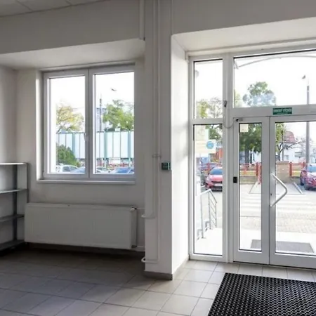 Private 1km From Center