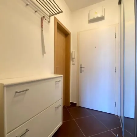 Apartment Private 1km From Center *